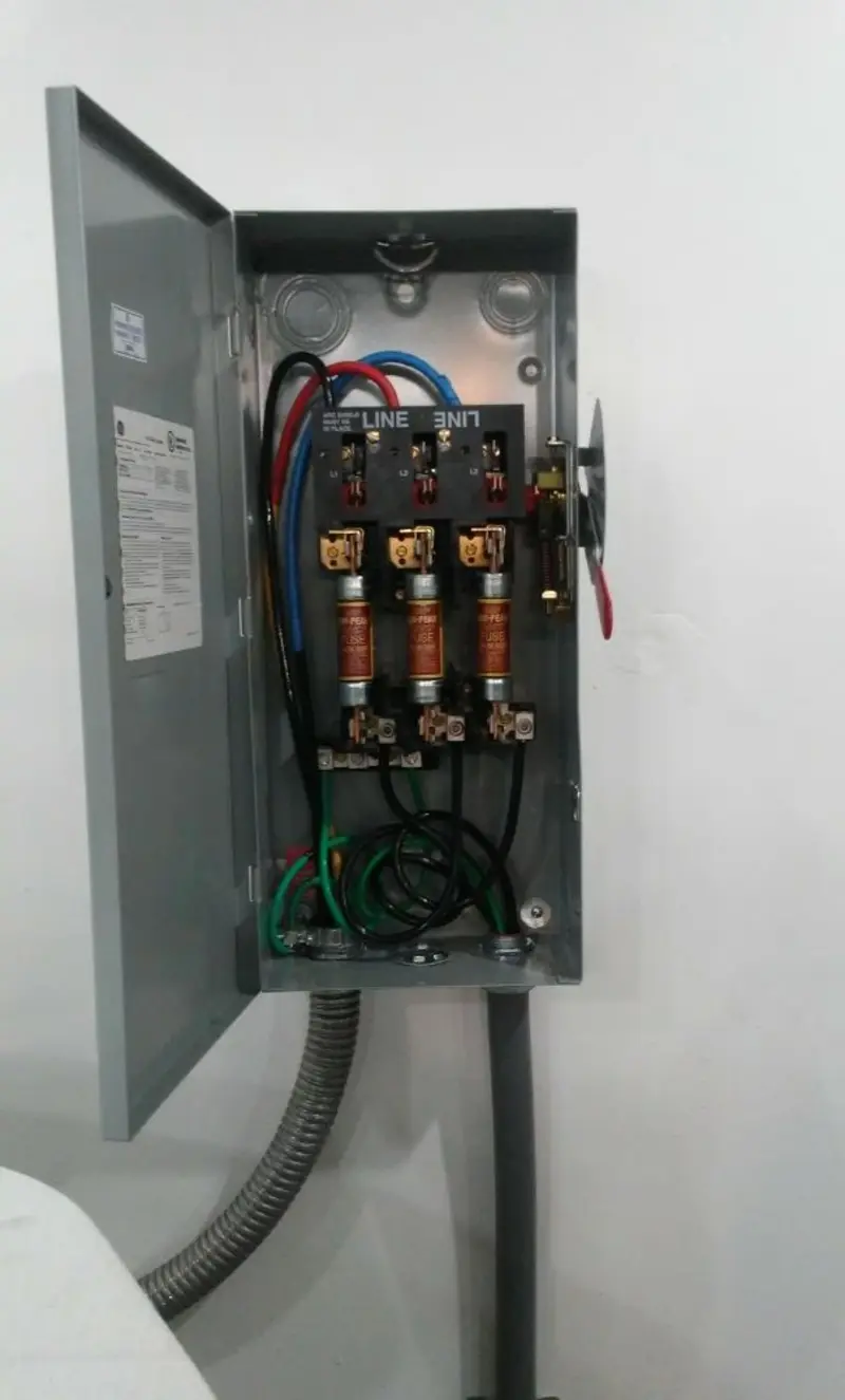 Three-phase disconnect switch installed for Smoke Detector Installation in Kachina Village